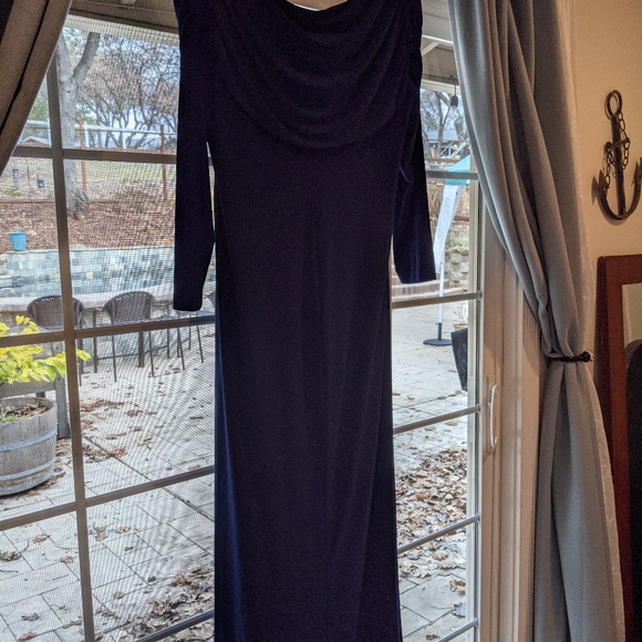 Blue beauty - Picture 2 of 3